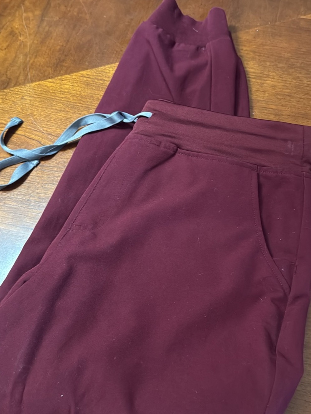 Women’s Figs Kade Cargo jogger scrubs Size L